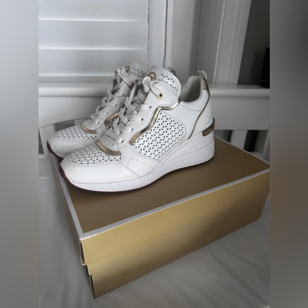 MICHAEL Michael Kors Crista Perforated White Platform Sneaker
